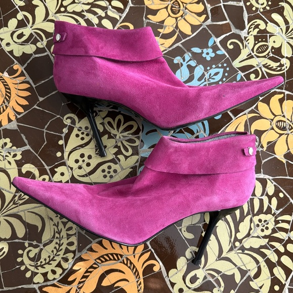 BCBG PINK STILETTO HEEL BOOTIES SZ: 8.5 - Picture 4 of 8